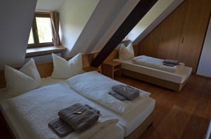 3-Bett-Zimmer im Dachgeschoß